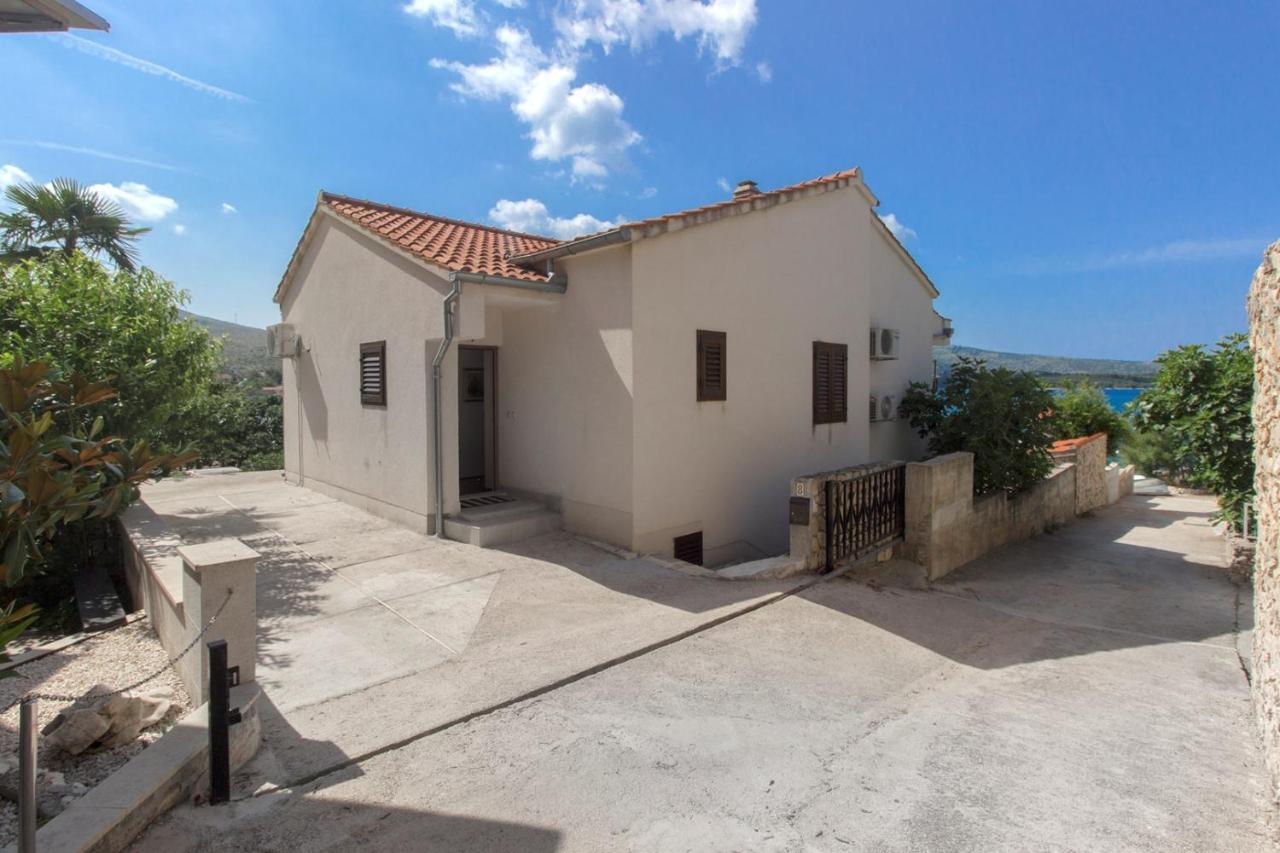 Sea Breeze - Front Sea Apartment Zaboric Esterno foto