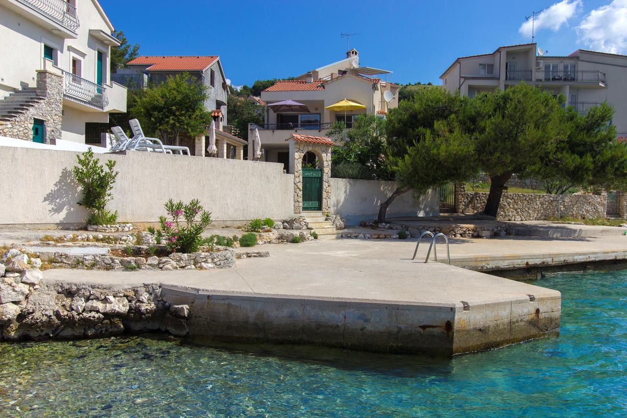Sea Breeze - Front Sea Apartment Zaboric Esterno foto