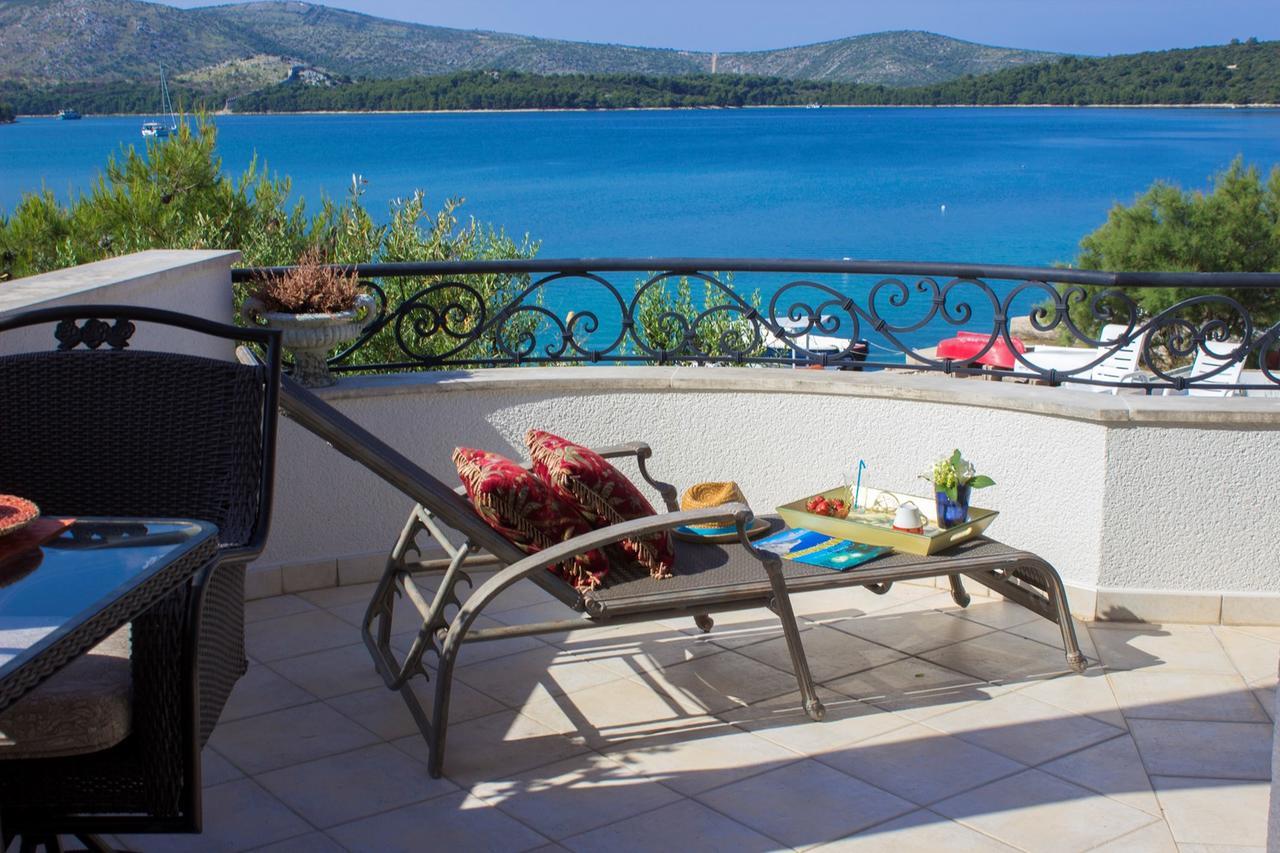 Sea Breeze - Front Sea Apartment Zaboric Esterno foto