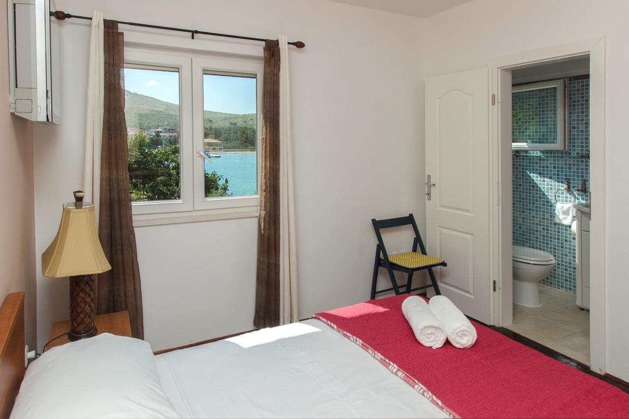 Sea Breeze - Front Sea Apartment Zaboric Esterno foto